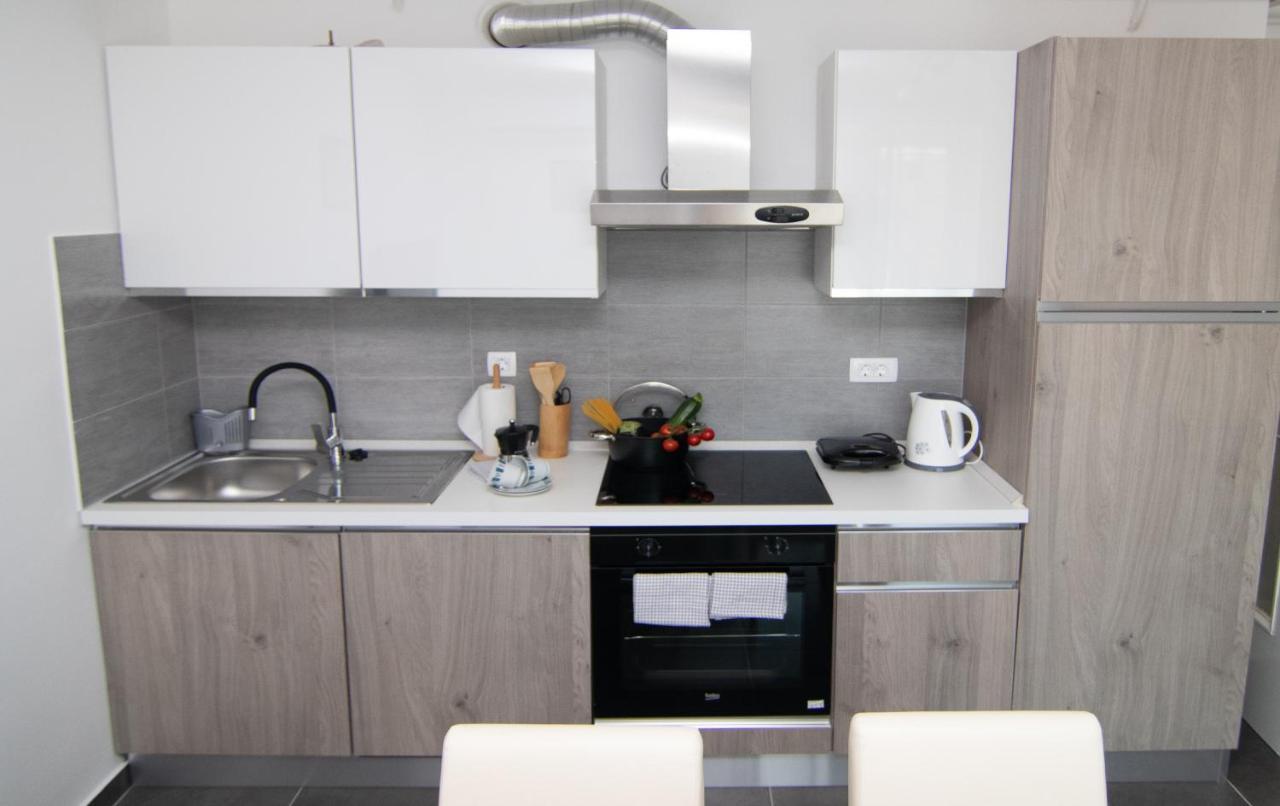 Valkane Beach Studio Apartment Pula Extérieur photo