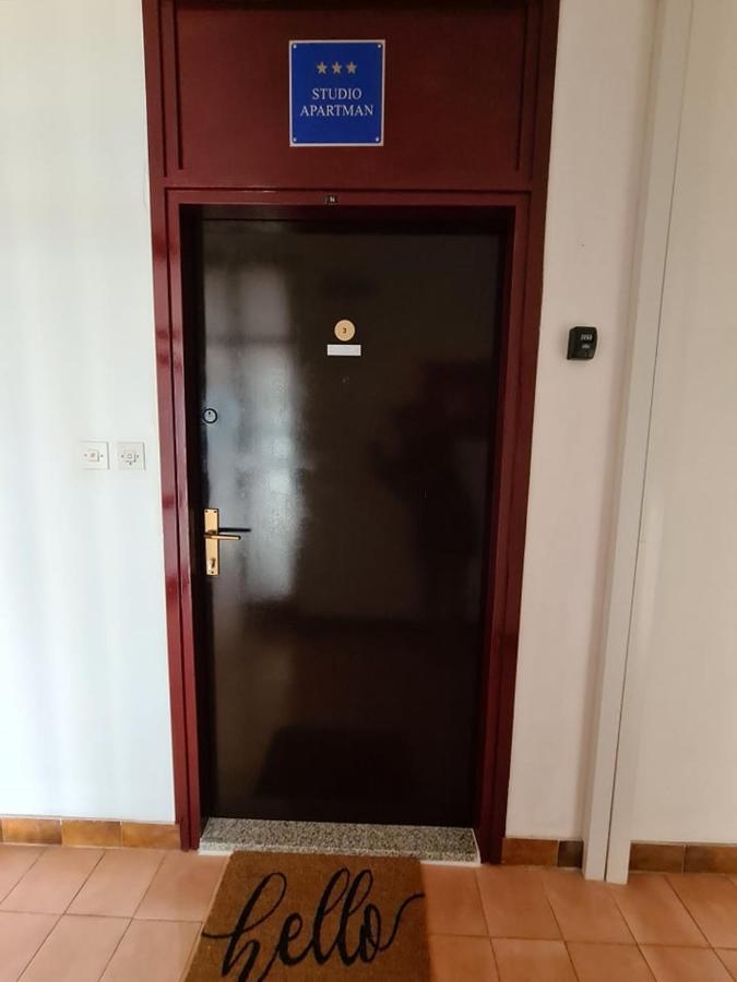 Valkane Beach Studio Apartment Pula Extérieur photo